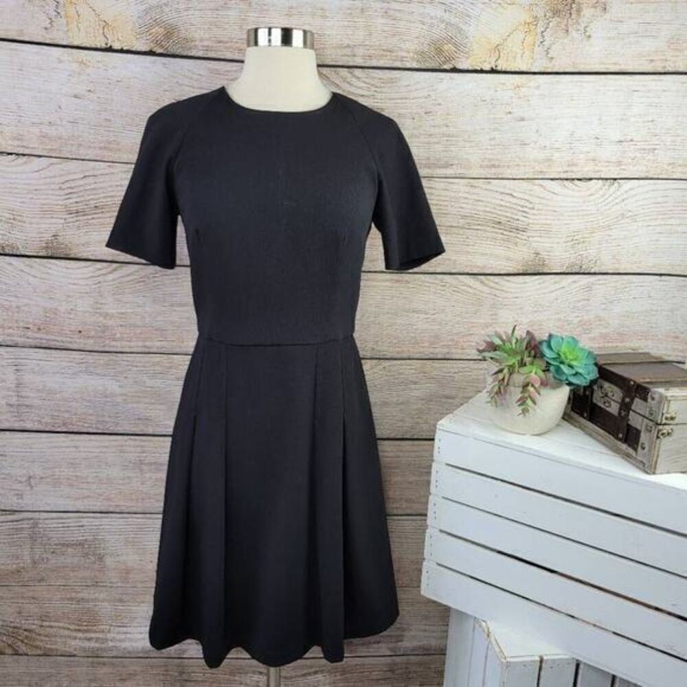 Nicole Miller Short‎ Sleeve Pleated Skirt Class Little Black Dress Size 4